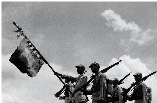 到部队说出身份后惊动了军区政委OG真人1949年一名修鞋匠找(图6)