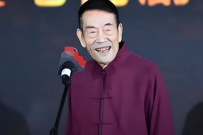 子93岁的杨少华终于开始“享福”了OG网站大口吃肉大碗喝酒、爱抽华(图3)