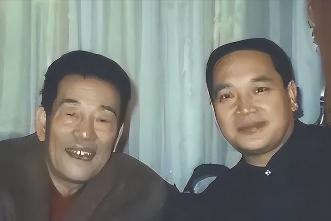 子93岁的杨少华终于开始“享福”了OG网站大口吃肉大碗喝酒、爱抽华(图2)