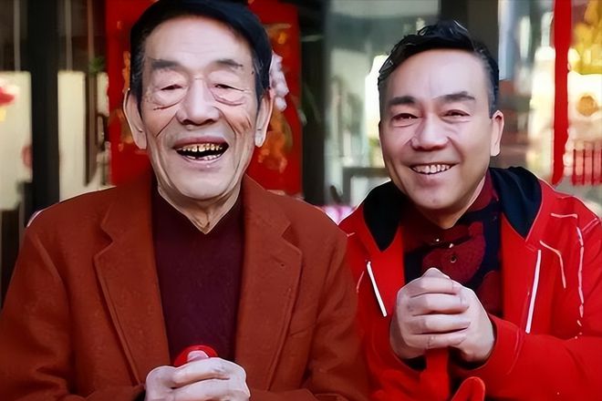 子93岁的杨少华终于开始“享福”了OG网站大口吃肉大碗喝酒、爱抽华(图16)