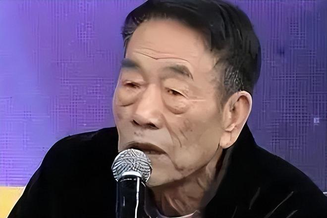 子93岁的杨少华终于开始“享福”了OG网站大口吃肉大碗喝酒、爱抽华(图19)