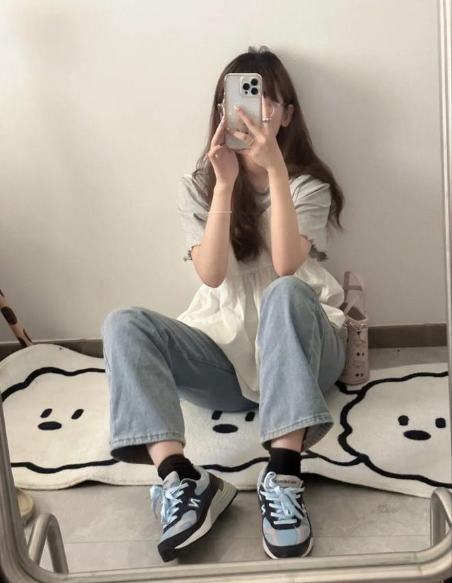 NB」市价起飞1000人夜排都抢不到了OG视讯Lisa带货同款！「Kith x(图24)