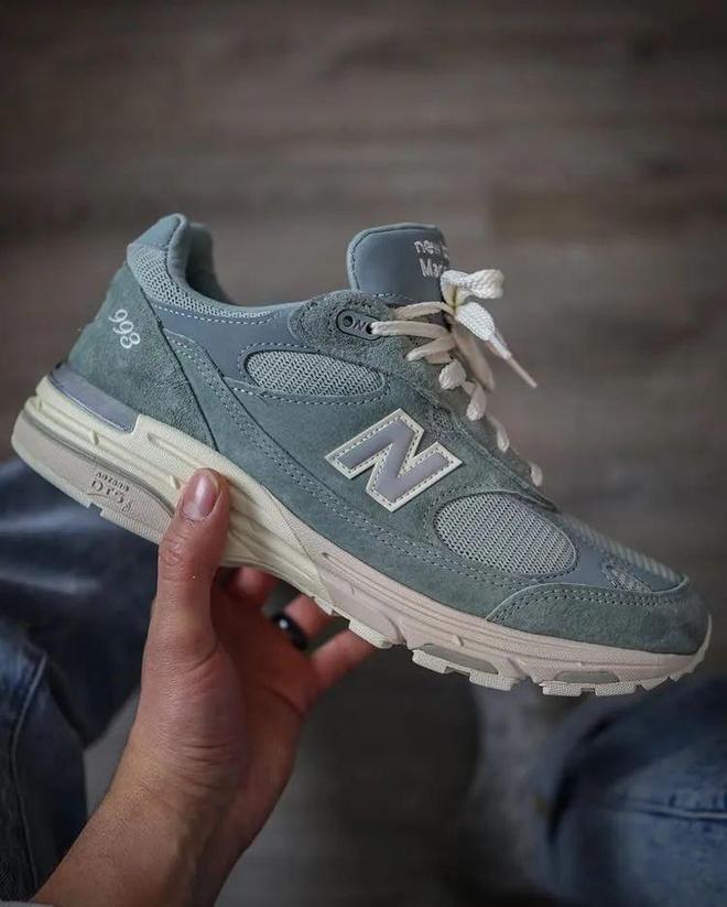 NB」市价起飞1000人夜排都抢不到了OG视讯Lisa带货同款！「Kith x(图18)