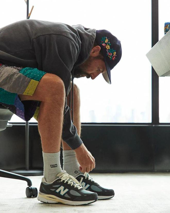 NB」市价起飞1000人夜排都抢不到了OG视讯Lisa带货同款！「Kith x(图9)