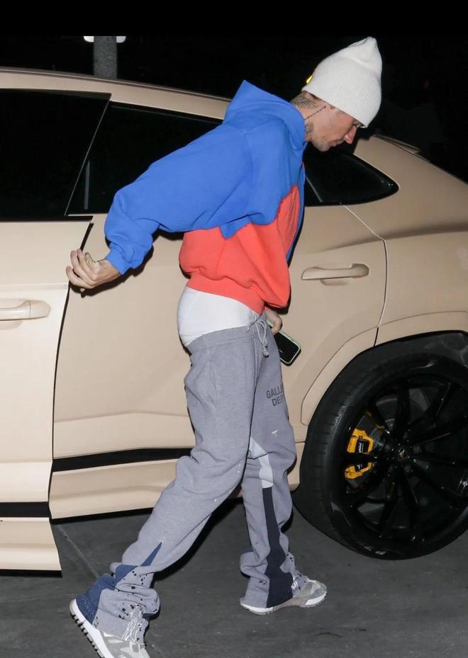 NB」市价起飞1000人夜排都抢不到了OG视讯Lisa带货同款！「Kith x(图13)