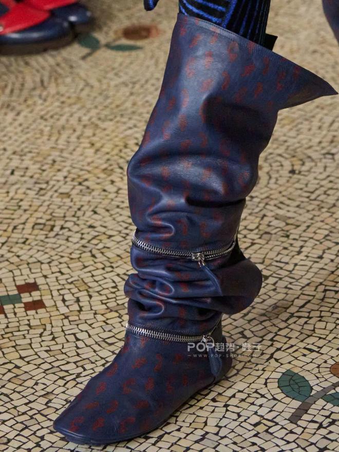 7秋冬休闲女鞋元素趋势预测OG真人大牌女鞋--262(图5) 7秋冬休闲女鞋元素趋势预测OG真人大牌女鞋--262(图5)