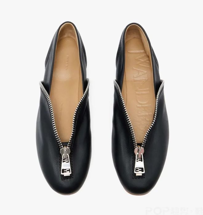 7秋冬休闲女鞋元素趋势预测OG真人大牌女鞋--262(图2) 7秋冬休闲女鞋元素趋势预测OG真人大牌女鞋--262(图2)